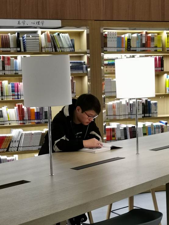 说明: D:\金年金字招牌诚信至上\我的文件\就业\2019-2020一学期\品学之星统计\许迎庆\许迎庆.jpg